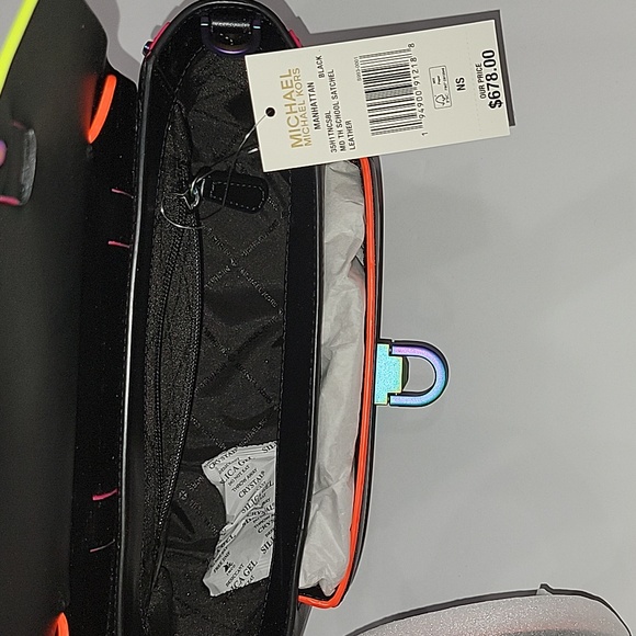 🔥Host Pick🔥Michael Kors Manhattan Satchel, Black with Neon Contrast Trim😍😍 - Picture 6 of 9